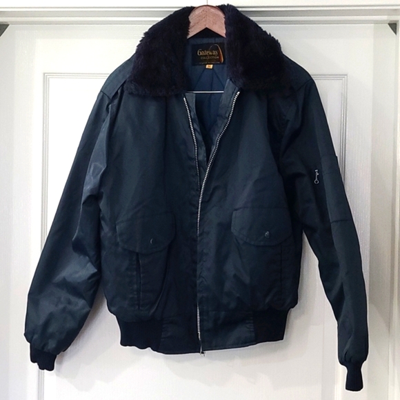 Vintage Gateway Collection Saint Louis bomber jacket. Faux fur collar. Size M. - Picture 1 of 13
